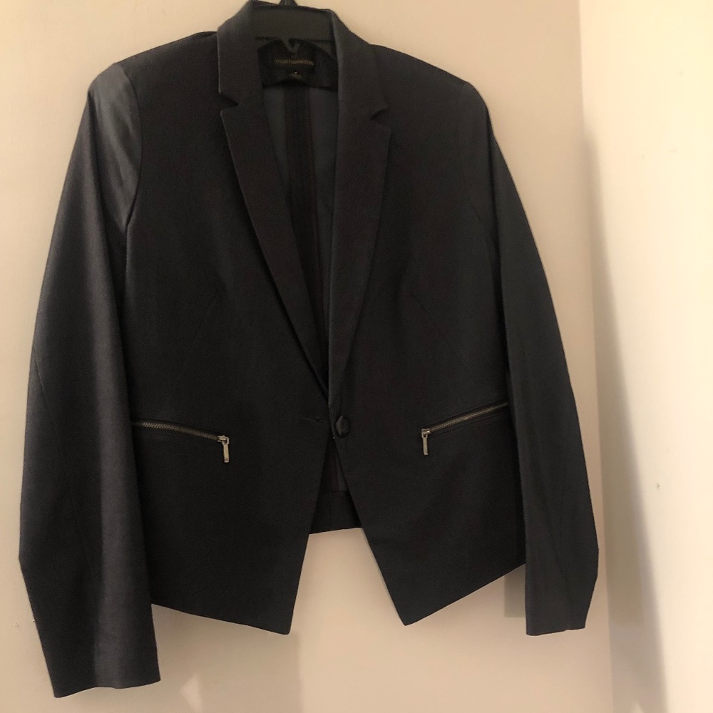Washington Blazer Pre Used In excellent condition Size 4